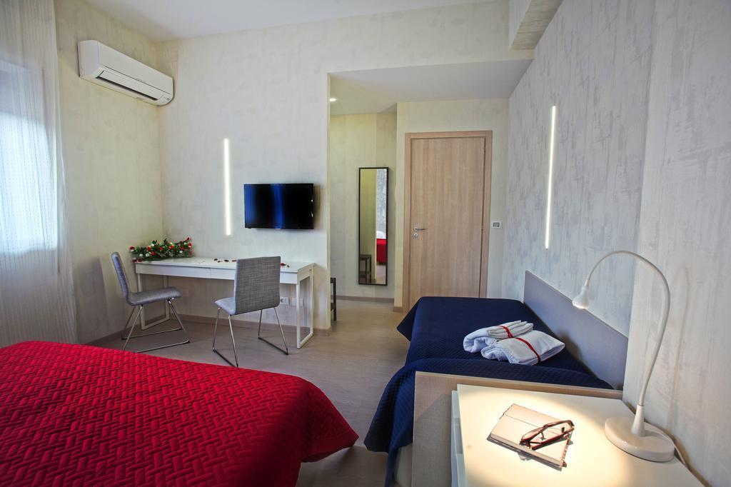 Hotel Kroma Ragusa Bagian luar foto
