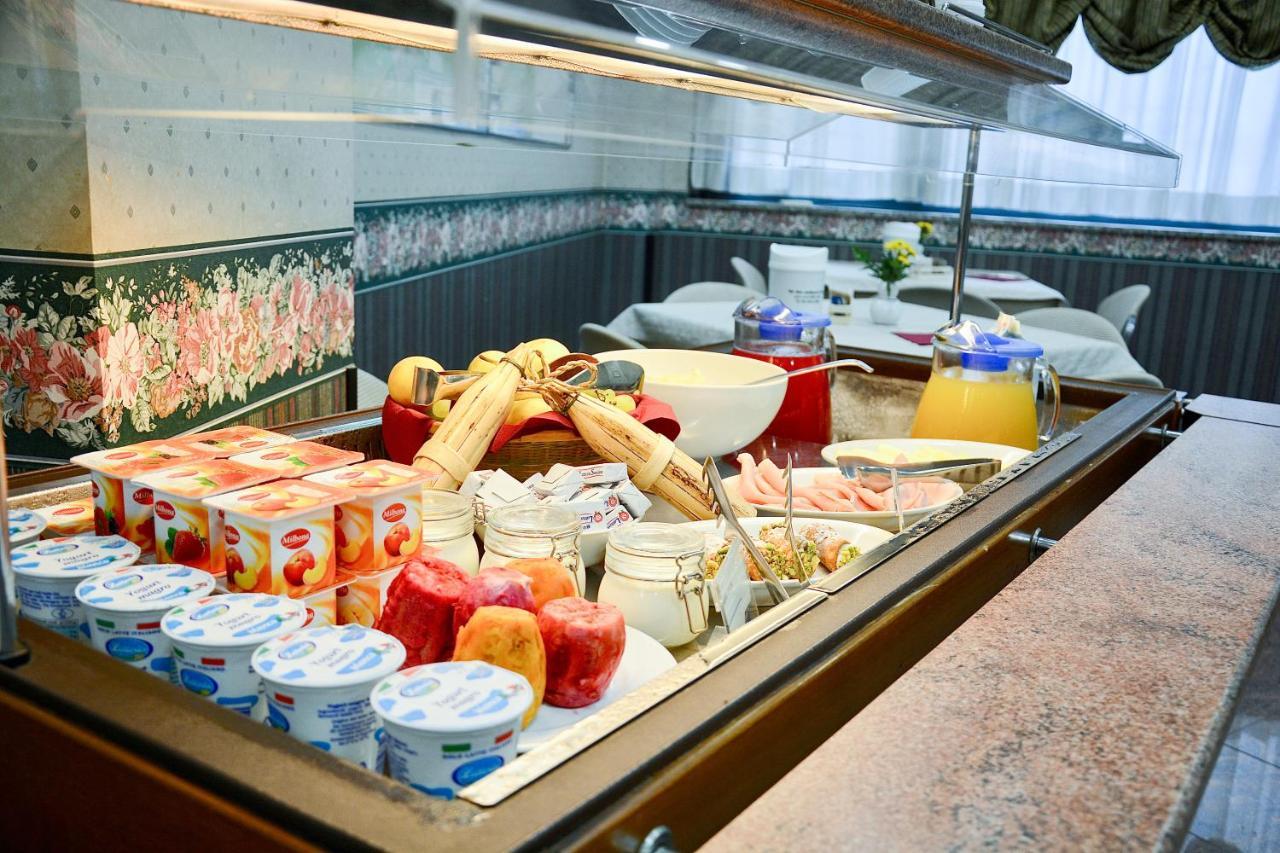 Hotel Kroma Ragusa Bagian luar foto