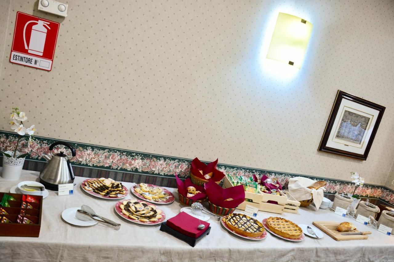 Hotel Kroma Ragusa Bagian luar foto