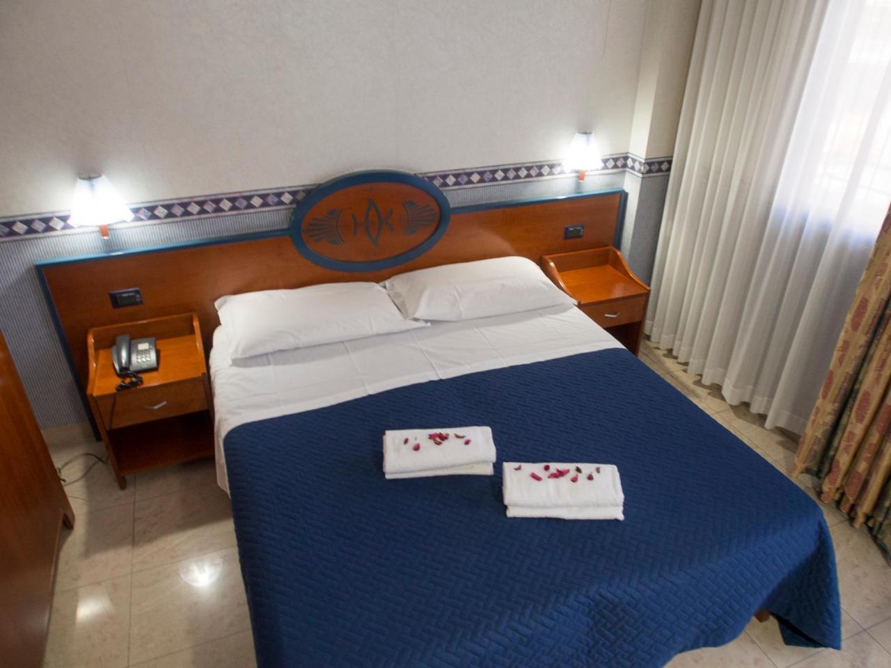 Hotel Kroma Ragusa Bagian luar foto